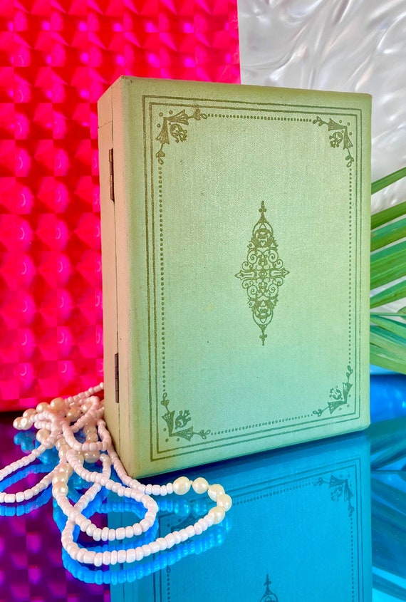 Green Filigree Book-styled Jewelry Box