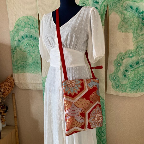 UpCycled - Remake -Beautiful Embroidered Japanese Kimono Obi to Big Shoulder Bag (2)