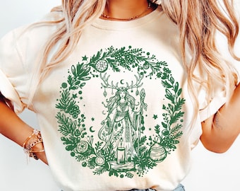 Yule Witch Goddess Comfort Colors Shirt, Pagan Winter Solstice Tee, Cottage core Nature Wreath T-Shirt, Witchy Aesthetic Christmas Top