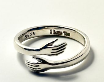 Ring aus 925er Sterlingsilber, personalisierter Liebesring mit Umarmungsmotiv, gravierter Handring, Partnerring, verstellbarer minimalistischer Umarmungsring, Verlobungsring