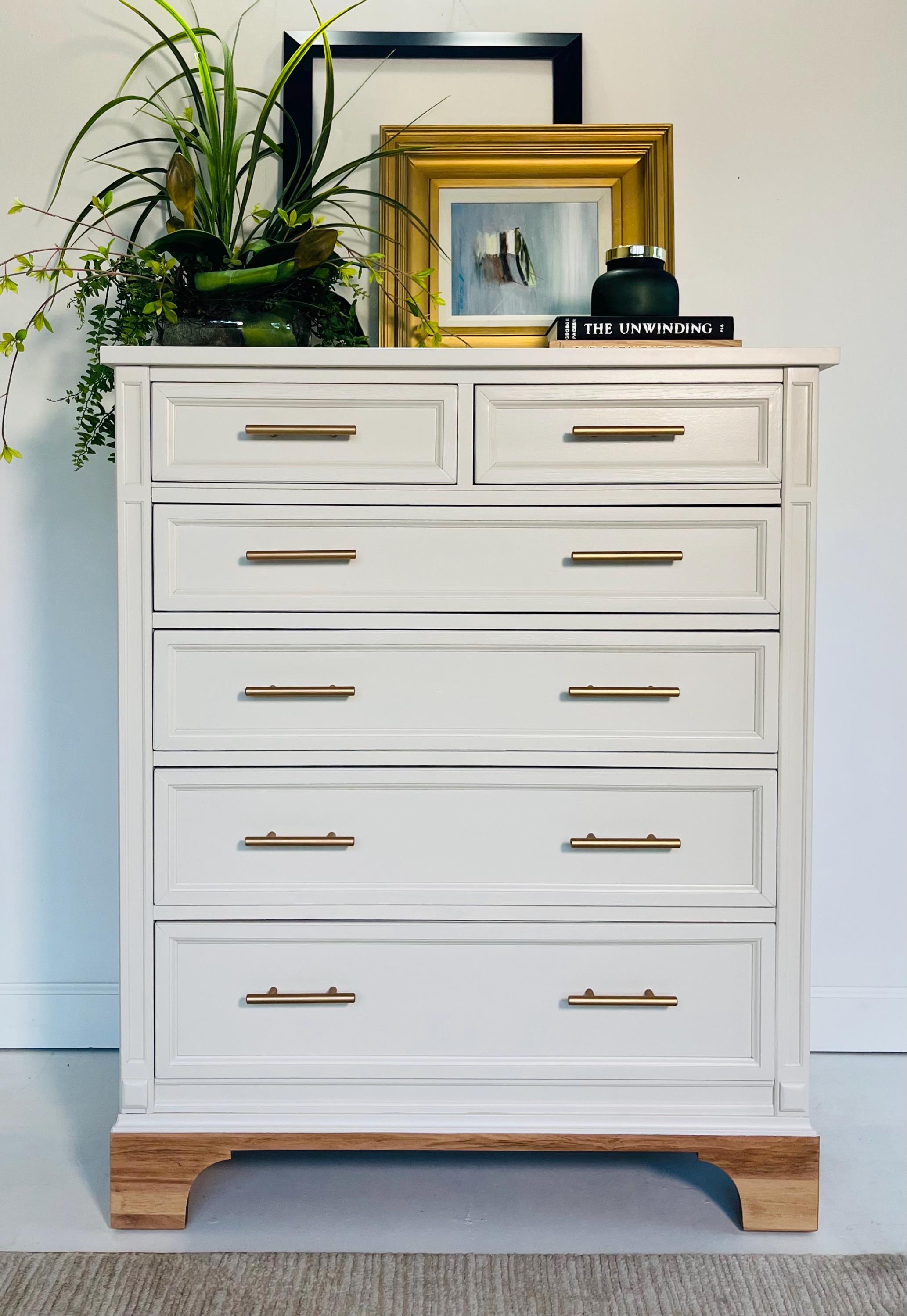 vintage ivory dresser AVAILABLE! Free Shipping! Aged Ivory Painted Boudoir Vintage 9 Drawer  Dresser Glam Shabby Chic French Provincial Farmhouse Thomasville