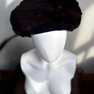 Vintage 1980s Imperial Genève Chocolate Brown Mink Fur Beret Vintage Imperial Genève Mink Fur Beret - Mid-century  main image 2