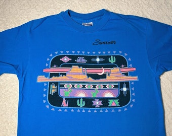 Camiseta vintage de los años 80 y 90 de Sun River, Arizona, desierto, arte nativo del suroeste, azul, talla L