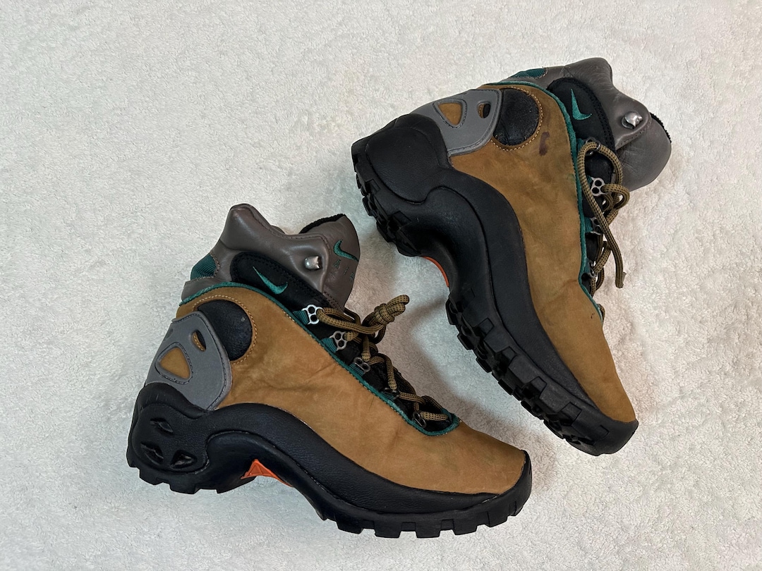 Vintage 1990s 90s 1996 ACG All Conditions Gear Nike Suede  display picture 2