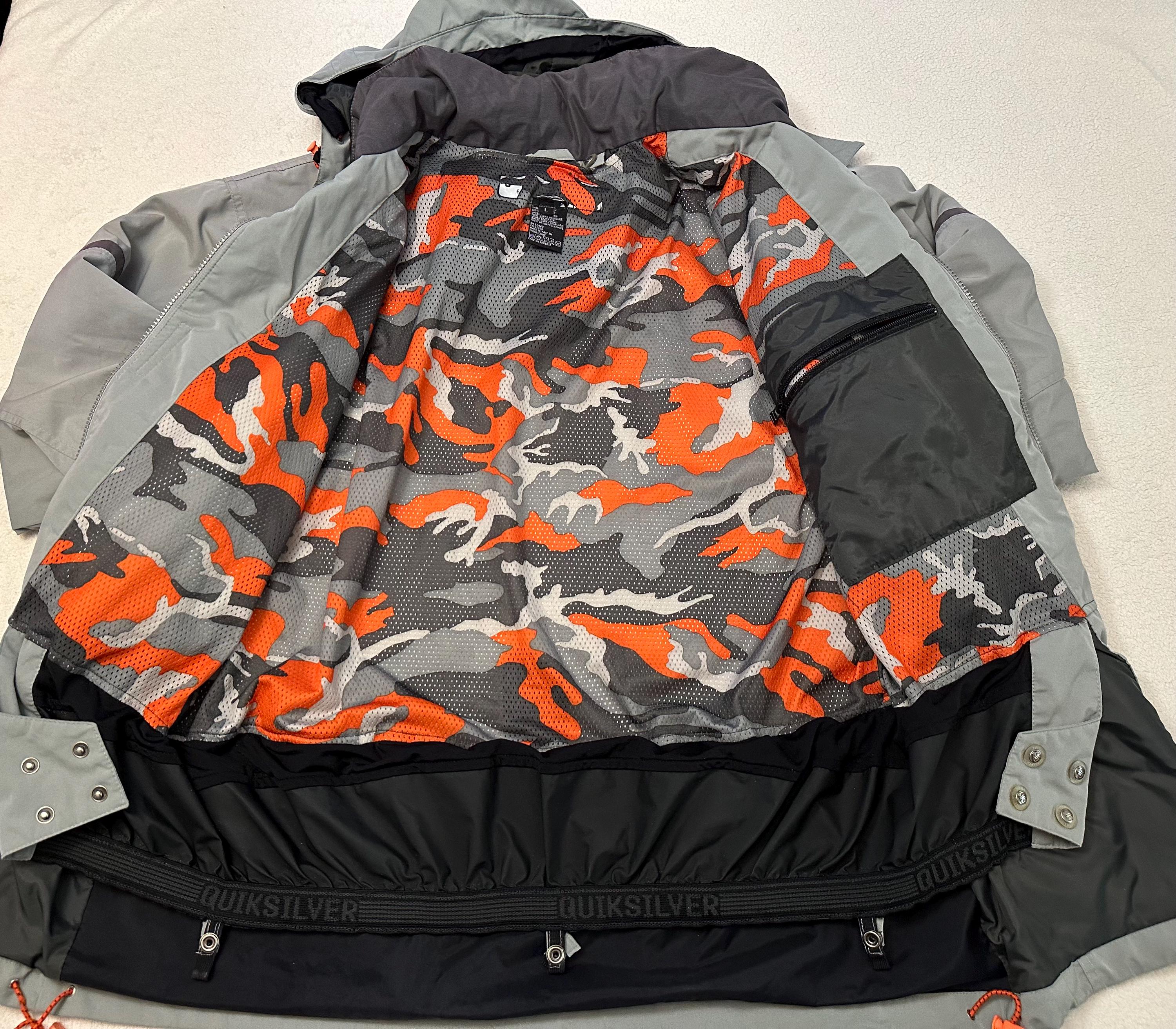 Vintage 2000s Y2K Quiksilver Snowboard Endurance Series Camo Lined 