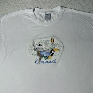 Vintage 1990s 2000s Brasil Brazil Toucan Parrot Tiger Embroidered T-Shirt, L