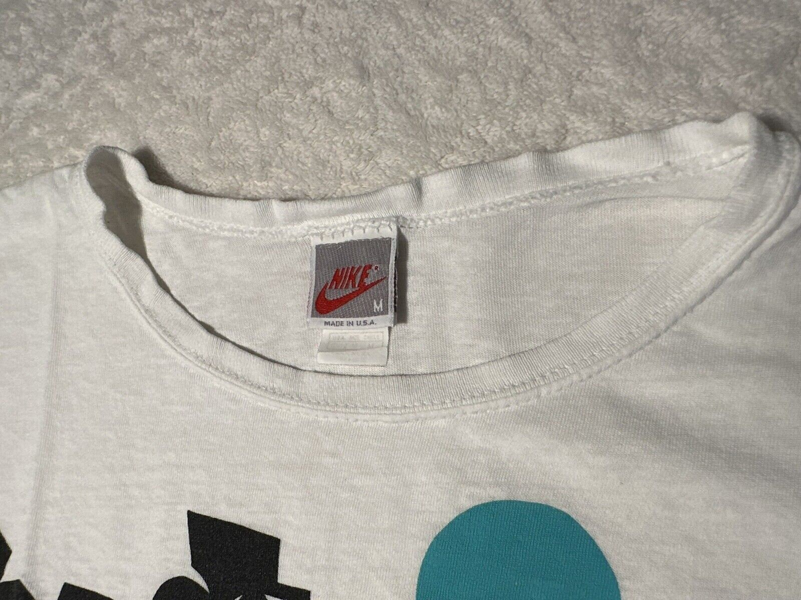 Vintage 1980s 1990s Nike All Over Print Art Graphic Design T-shirt