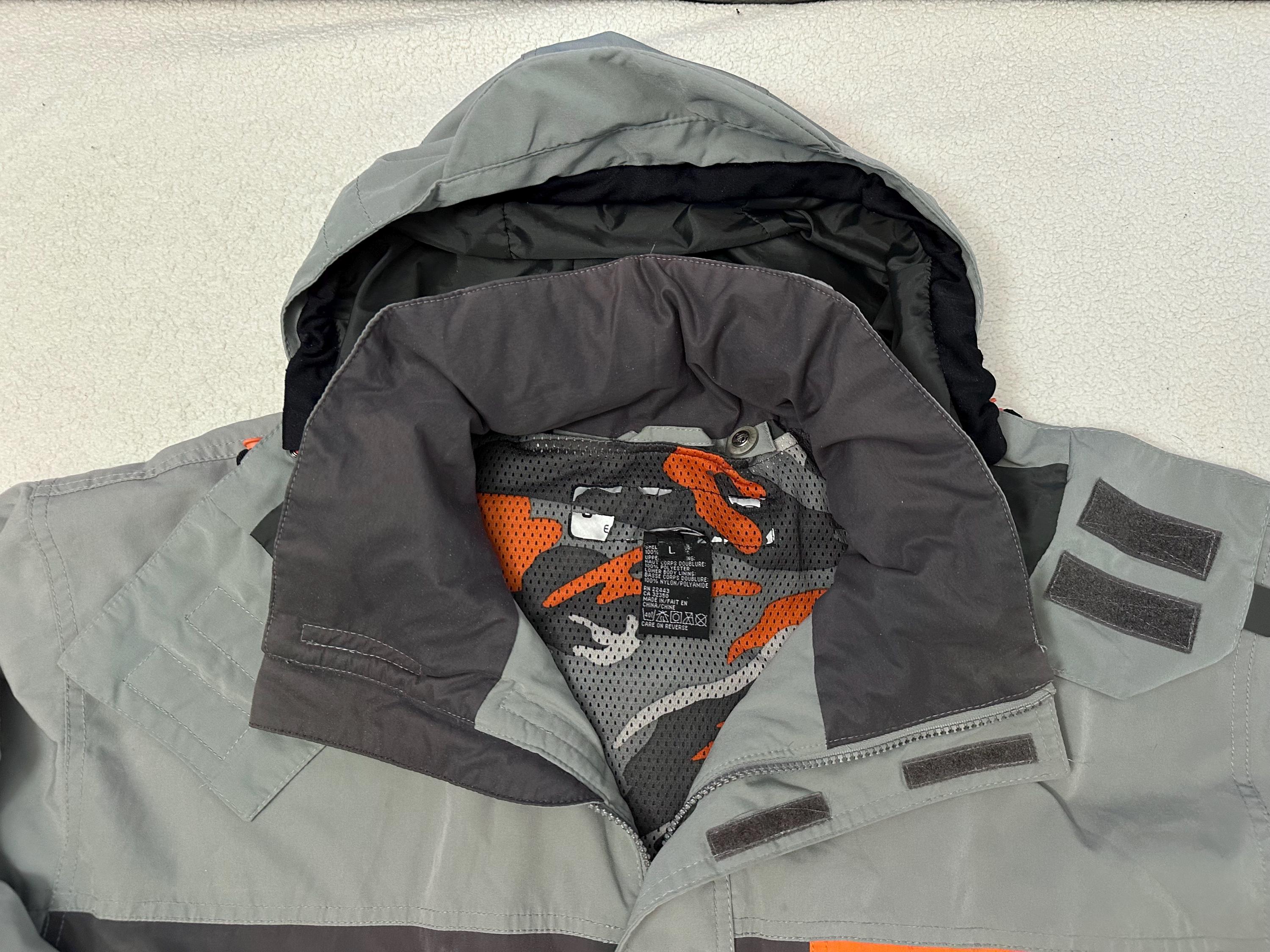 Vintage 2000s Y2K Quiksilver Snowboard Endurance Series Camo Lined 
