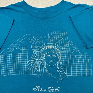 Vintage 1980s 80s New York City NYC Skyscraper Statue Of Liberty T-Shirt, S M