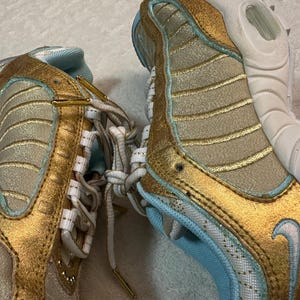 Scarpe da ginnastica Nike Air Max Tailwind IV Gold da donna, taglia 7, anni 2000 (modello 2006), usate pochissimo. immagine 11