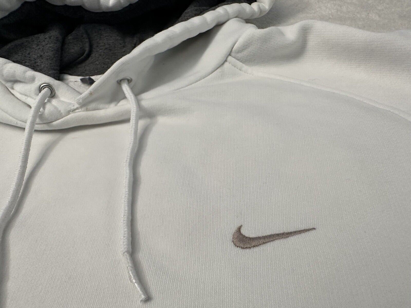 Vintage 2000s Y2K Nike Basic Swoosh Streetwear Sweatshirt Vintage 2000s Y2K Nike Basic Swoosh Streetwear Sweatshirt