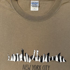Vintage 90s Y2K New York City NYC Statue Of Liberty Twin Towers Art T-Shirt, XL