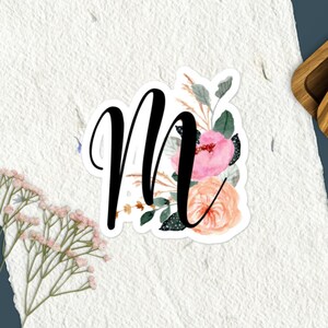 文字Mの花柄ステッカー