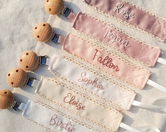 Attache-tétine personnalisé, attache-sucette en tissu personnalisée avec attache en bois, prénom brodé à la main, cadeau de baby shower