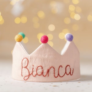 Corona ricamata a mano per il compleanno di neonati e bambini, corona con nome, regalo personalizzato, ricordo per la festa del primo compleanno e occasioni speciali