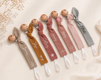 Personalized pacifier clip holder in cotton gauze,Personalized fabric pacifier clip with wooden clip,hand embrodered name,name pacifier clip