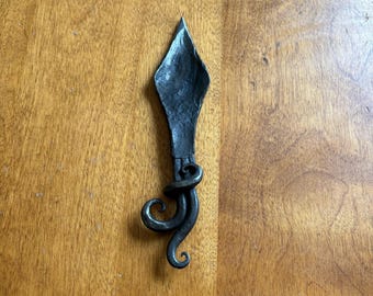 Abridor de ostras forjado estilo calamar