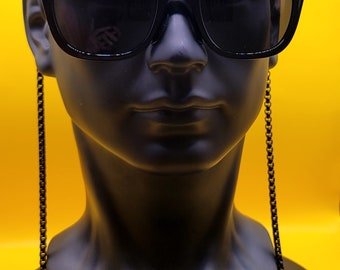 Black and gold beauty