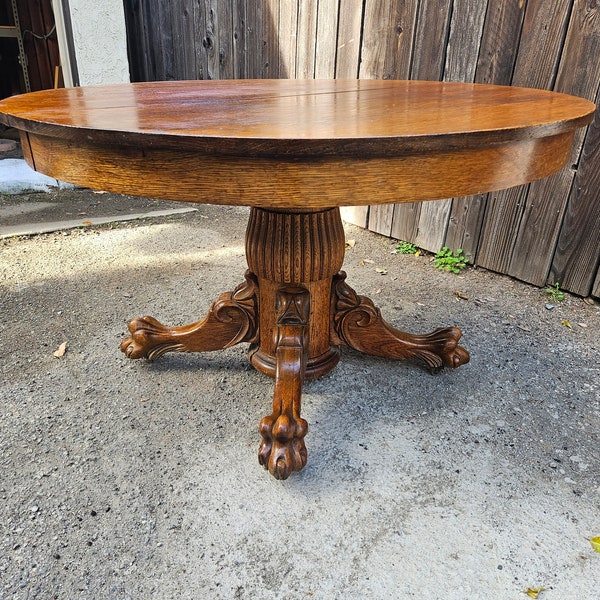 Tiger Oak Clawfoot Pedestal Table- Early 20th Century