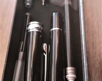 Roller e stilografica metallizzati in una penna, in una nuova scatola Cartuccia d'inchiostro Montblanc Blue e ricarica di inchiostro Pentel Black Nero con dettagli argento