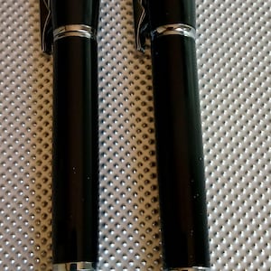 2 Montblanc Pen Set Kugelschreiber und Rollerball Schwarz & Silber