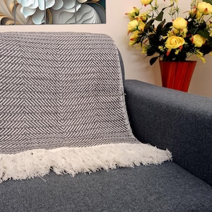 Premium Sofa throw Cozy Lightweight Knit Woven Cotton Decorative Couch, Bed Sofa Travel All Seasons Throw Soft Cotton Blanket, Home Decor