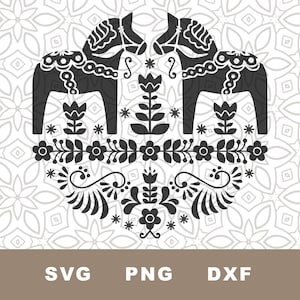 Puede incluir: Silueta en blanco y negro de dos caballos Dala enfrentados con diseños florales y estrellas. Los caballos están de pie sobre un diseño floral con hojas y flores.
