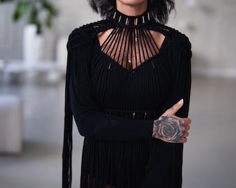 Zwarte maxi-jurk met macramé-godin voor bruiloft of festival: boho-katoenen outfit met aangepaste maat