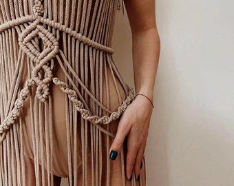 Macramé-feeënjurk voor strandbruiloft of fotoshoot: franjejurk, rave-outfit, Griekse godinjurk, fantasiejurk, strandtrouwjurk