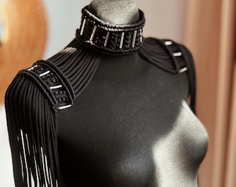 Macramé verstelbare choker, festivaloutfit, choker kraag, crop top, macramé top, zwarte rave-outfit, futuristisch schouderpantser