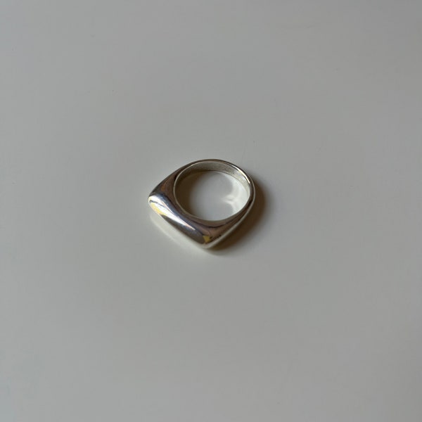 Anillo de plata 925 efecto hinchable minimalista hecho a mano