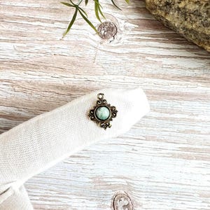 Small retro brass pendant with gemstone, brass pendant with an eyelet for macrame