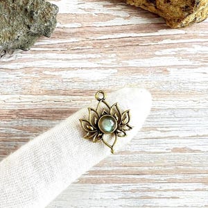 Small brass pendant lotus flower with gemstone, brass pendant with an eyelet for macrame