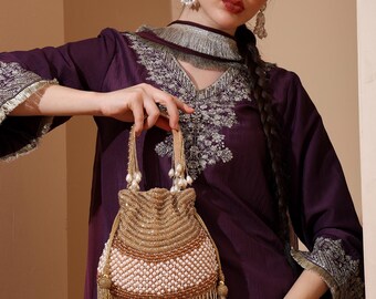 Goldene gestickte Seidentasche: Perlen, Perlen & Quasten