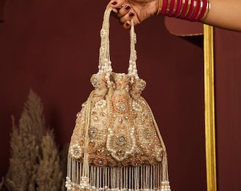 Goldene Samt-Potli-Tasche | Perlenbesetzte indische Hochzeitstasche, Abendclutch