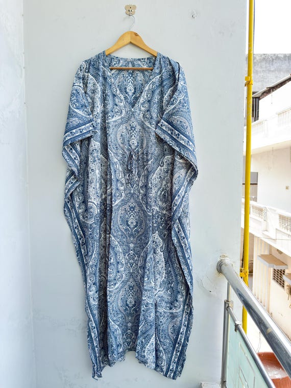 Vintage Kasturi Silk Kaftan Dress, Blue White Paisley Silk Caftan, Recycled Sari Kaftan for Women, Boho Luxury Lounge Wear, Handmade Maxi