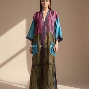 Vestido Kaftan Tie Dye Vintage em Seda | Robe Kimono em Patchwork de Sari | Caftan Maxi Boho | Roupa de Descanso Artesanal em Seda Sustentável