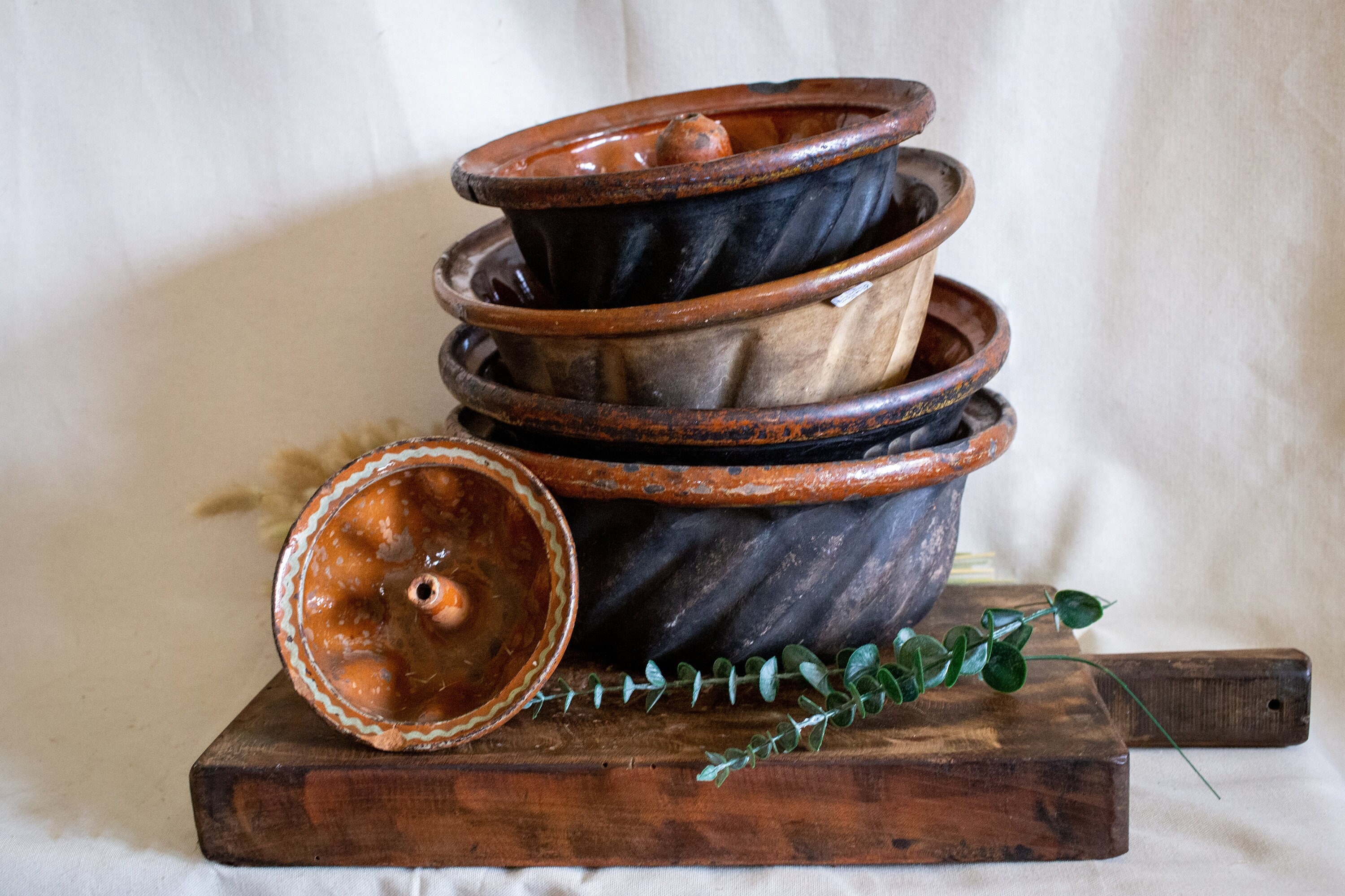 French Wired Pottery Bundt Pan, Primitive Baking Mold, Ceramic Cake Pan, Stoneware  Cake Mold, Kugelhopf Bundt Cake Mold, Rustic Fluted Pan 