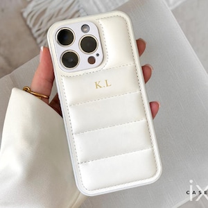 Étui personnalisé en cuir matelassé pour iPhone 16 Pro Max 15 14 13 Pro, étui pour téléphone portable gravé avec initiales du monogramme, cadeau personnalisé pour elle, IX13
