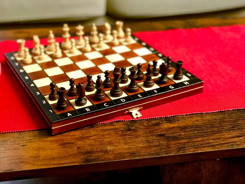 Magnetisches 3-in-1 Schachspiel Aus Holz - 29cm Faltbar Mit Aufbewahrung