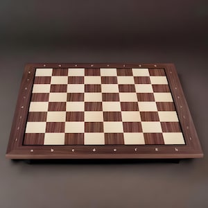 Ensemble d&#39;échecs en padouk & châtaignier + pièces Staunton en bouleau | Fait main | Cases de 55mm | Cadeau pour les passionnes d&#39;échecs