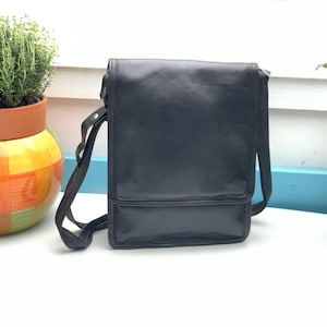 Sac à bandoulière en cuir personnalisé pour hommes, sac messager en cuir mince et minimaliste, sac à bandoulière pour hommes, sac à poignée