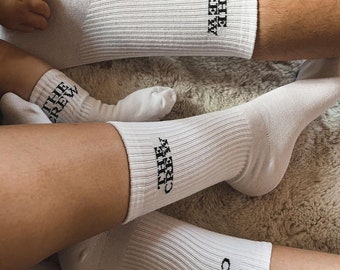 THE CREW - Socken für die ganze Familie - Partnerlook Statement Socken 100% Baumwolle