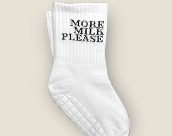 MORE MILK PLEASE - Babysocken, Partnerlook Socken für die Familie - 100% Baumwolle - Statement Socken für Babys und Kleinkinder