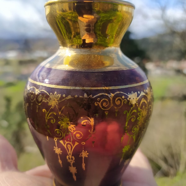 Petit vase Murano en verre violet et dorure