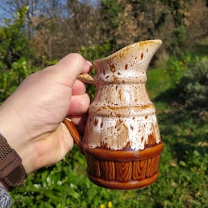 Revol barrel pitcher