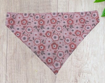 Bandana floral rose pour animaux de compagnie, bandana sur le col pour chiens et chats
