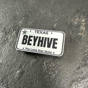 Pin de matrícula BEYHIVE / Pin de Beyoncé / Pin de vaquero / Accesorios de concierto / Accesorios de Beyoncé / Pines de fan / Imanes de Beyoncé / Pin de vaquero Carter
