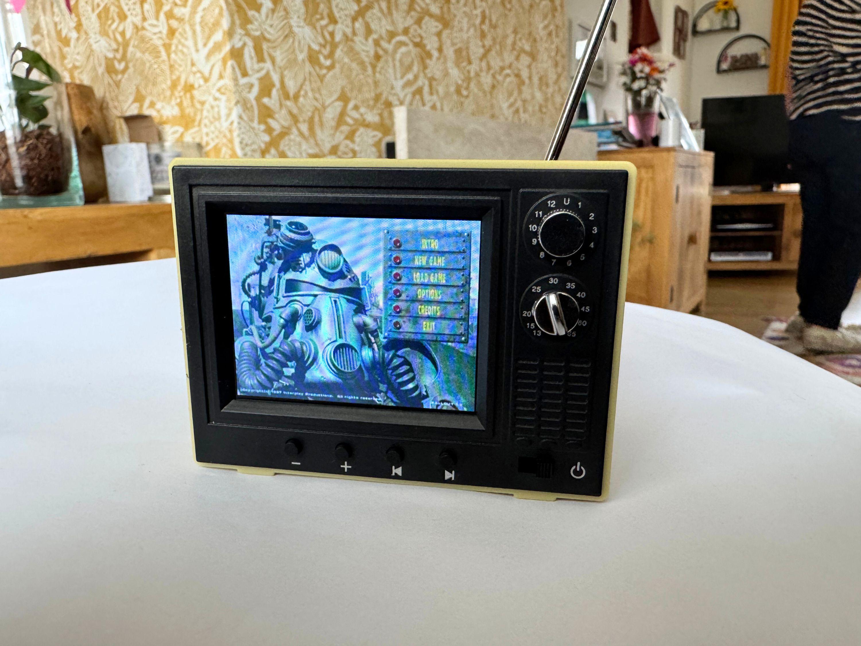 Mini Retro Computer Screen Mini Screen / Retro TV & Video Player - Fallout Collection - Etsy