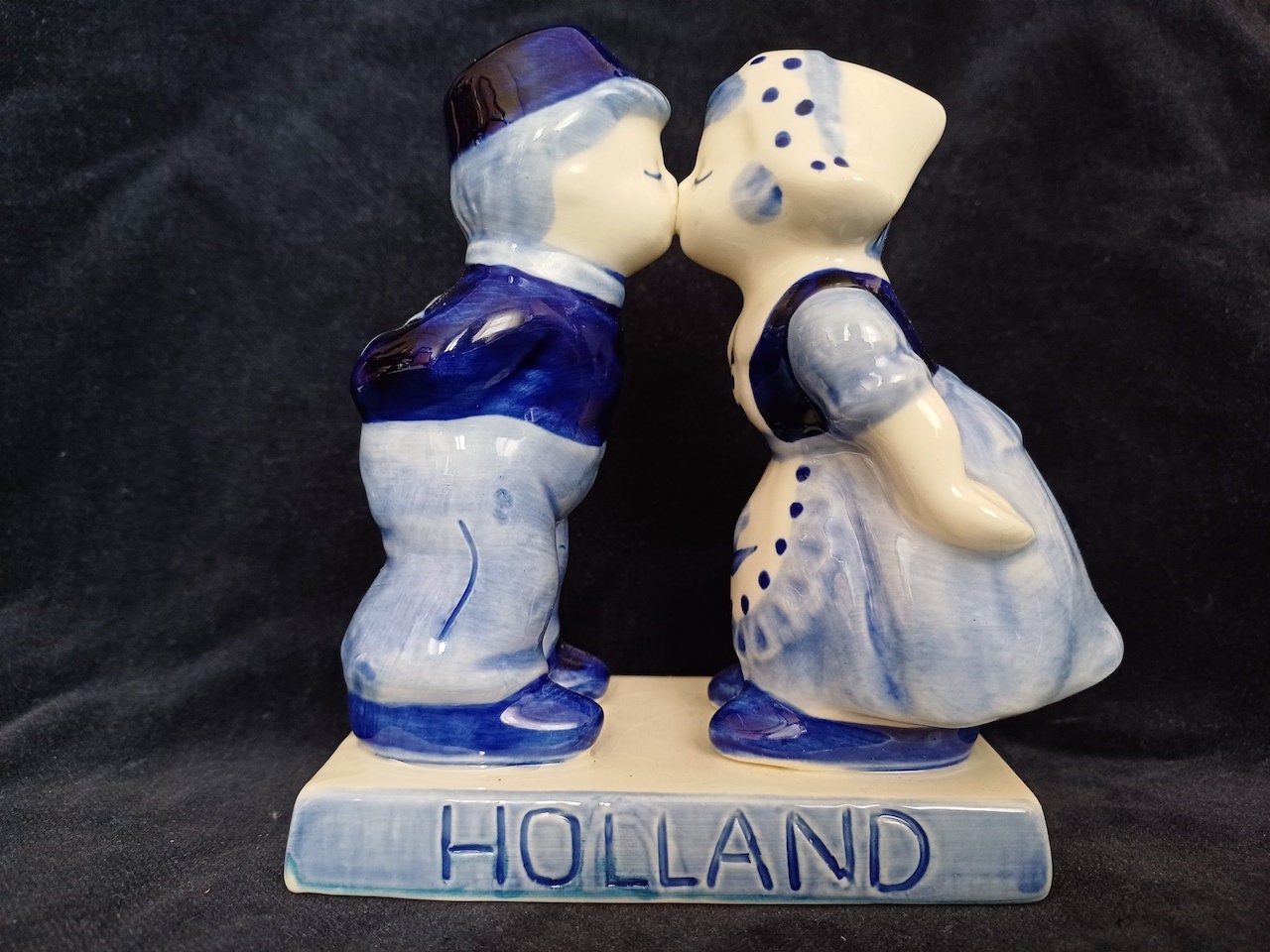 ヴィンテージ キスする子供カップルの置物 白と青 オランダ - Etsy 日本